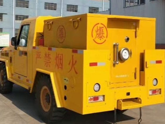 长岭凯龙爆破器材运输车：保障爆破任务的安全运行